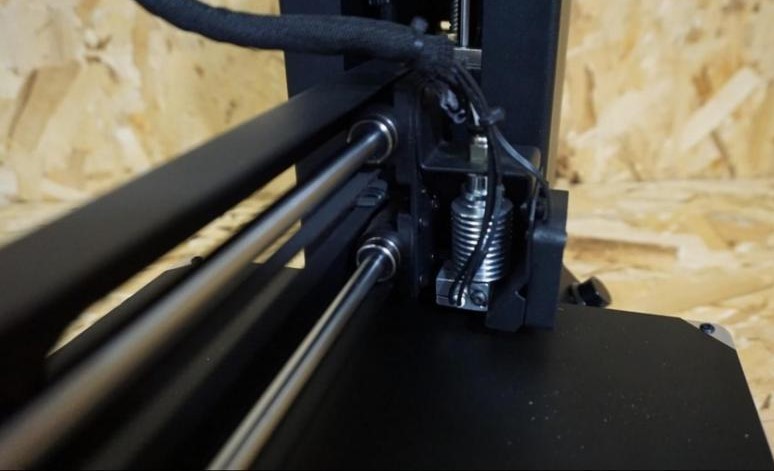 Wanhao Duplicator I3 Mini собран очень качественно, отсутствуют какие либо люфты.